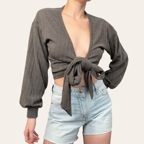 Vintage Havana Tie Front Bell Sleeve Crop Top 💕 - Picture 1 of 4